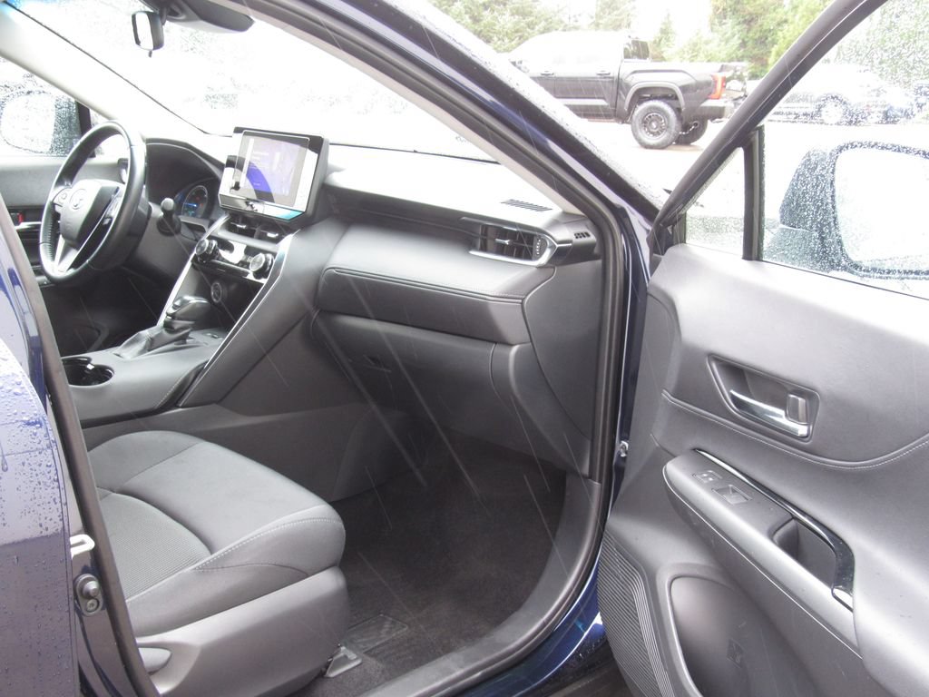 Certified 2024 Toyota Venza LE AWD/4WD image 16