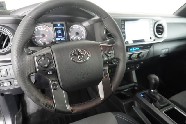 Used 2023 Toyota Tacoma TRD Off-Road w/ Technology Package AWD/4WD image 27