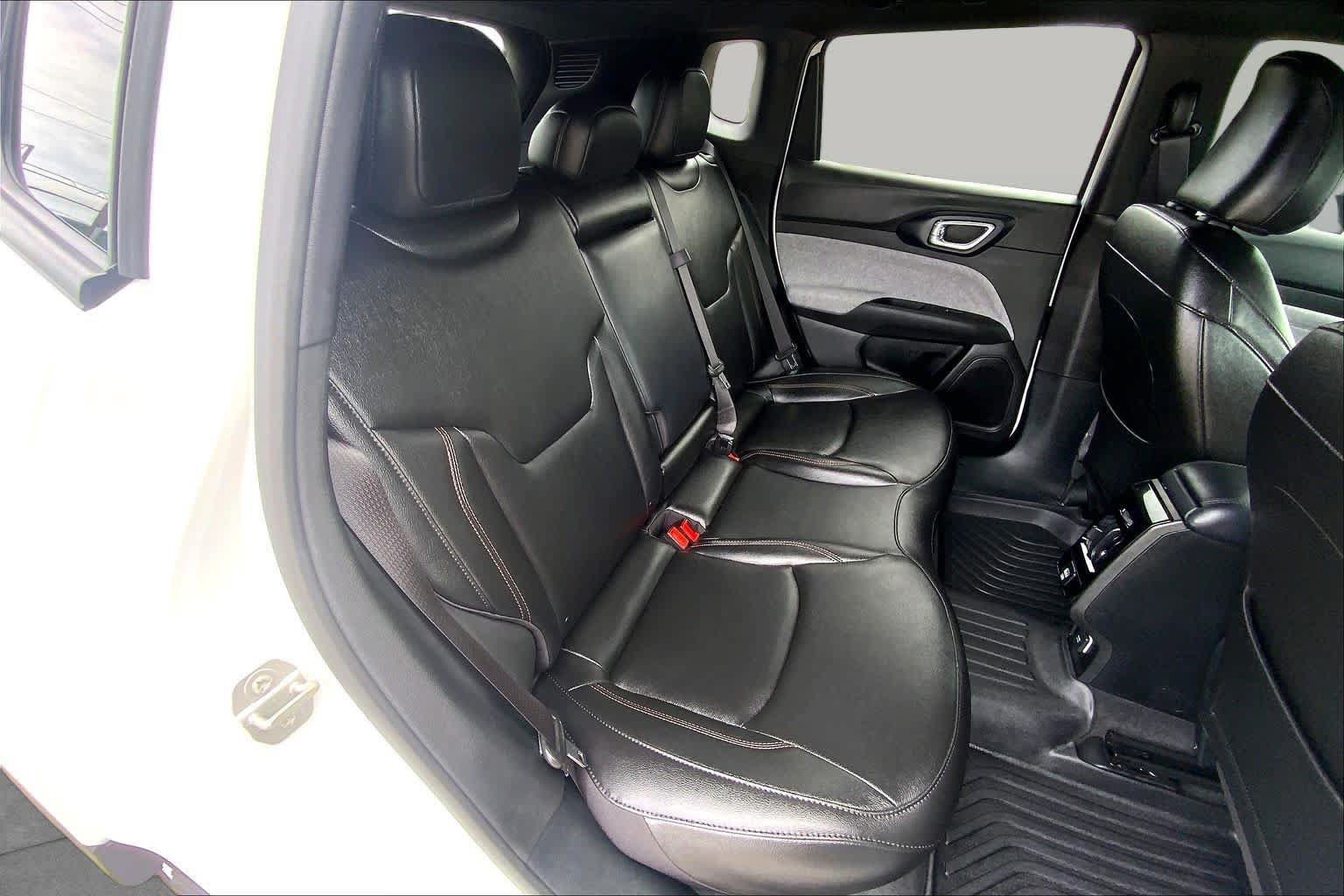 Used 2024 Jeep Compass Latitude AWD/4WD image 20