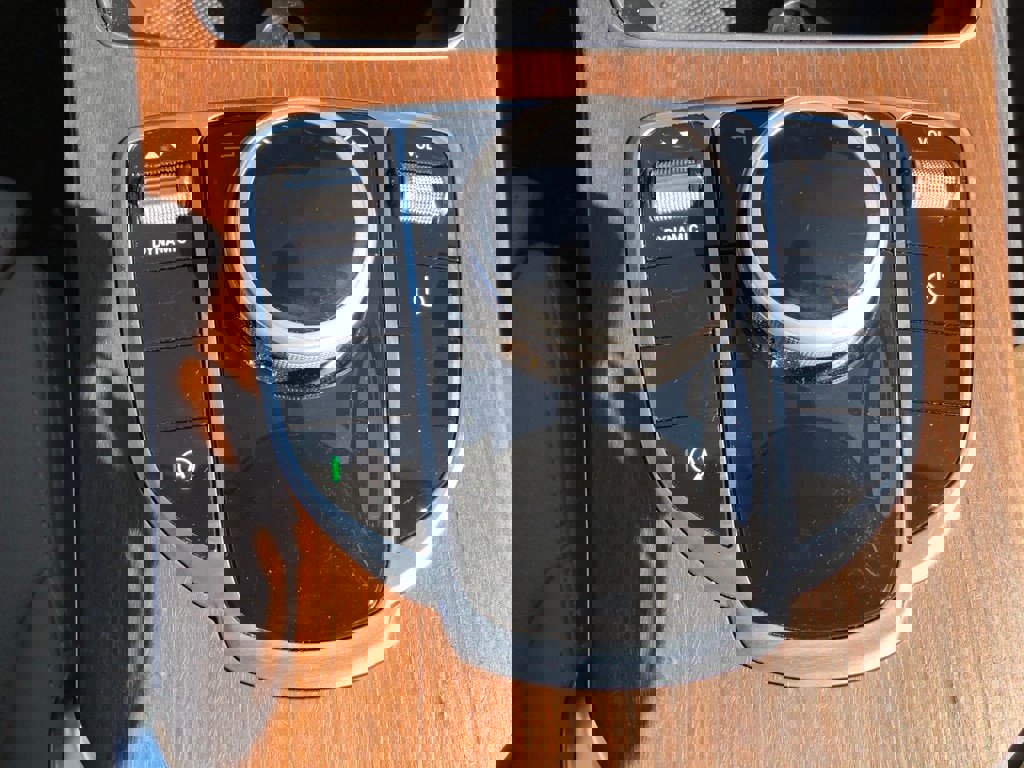 Used 2021 Mercedes-Benz C 300 4MATIC Sedan w/ Premium Package image 33