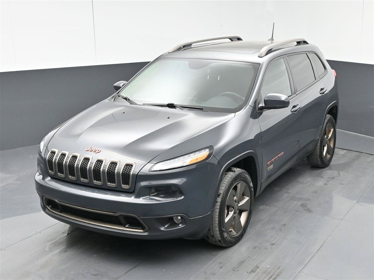 Used 2017 Jeep Cherokee 75th Anniversary AWD/4WD image 22