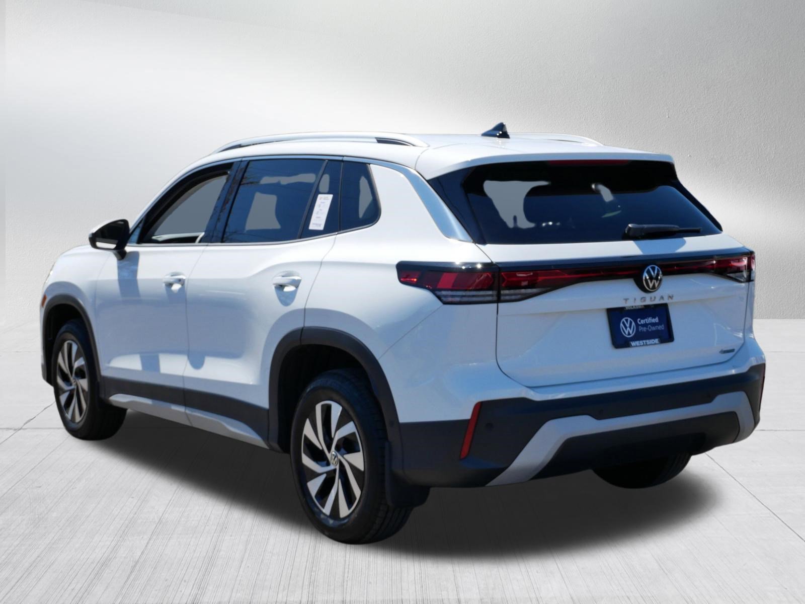 Certified 2025 Volkswagen Tiguan S AWD/4WD image 5