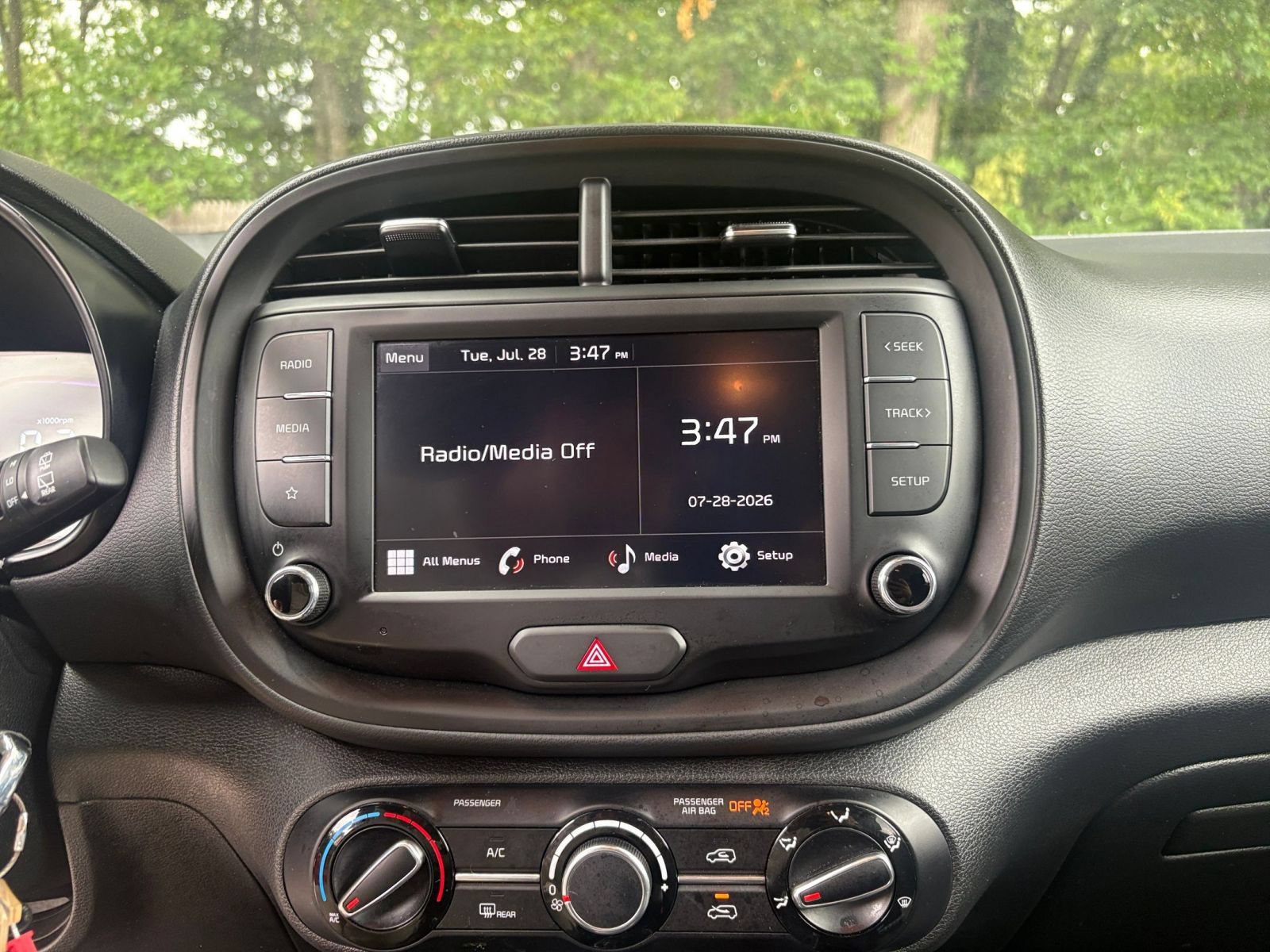 Used 2025 Kia Soul LX w/ LX Technology Package FWD image 17