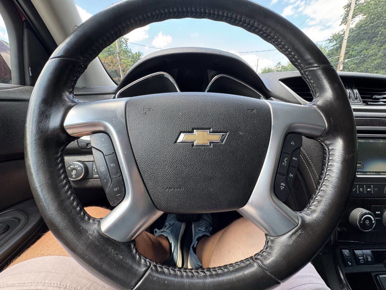 Used 2017 Chevrolet Traverse LT w/ Style and Technology Package image 35