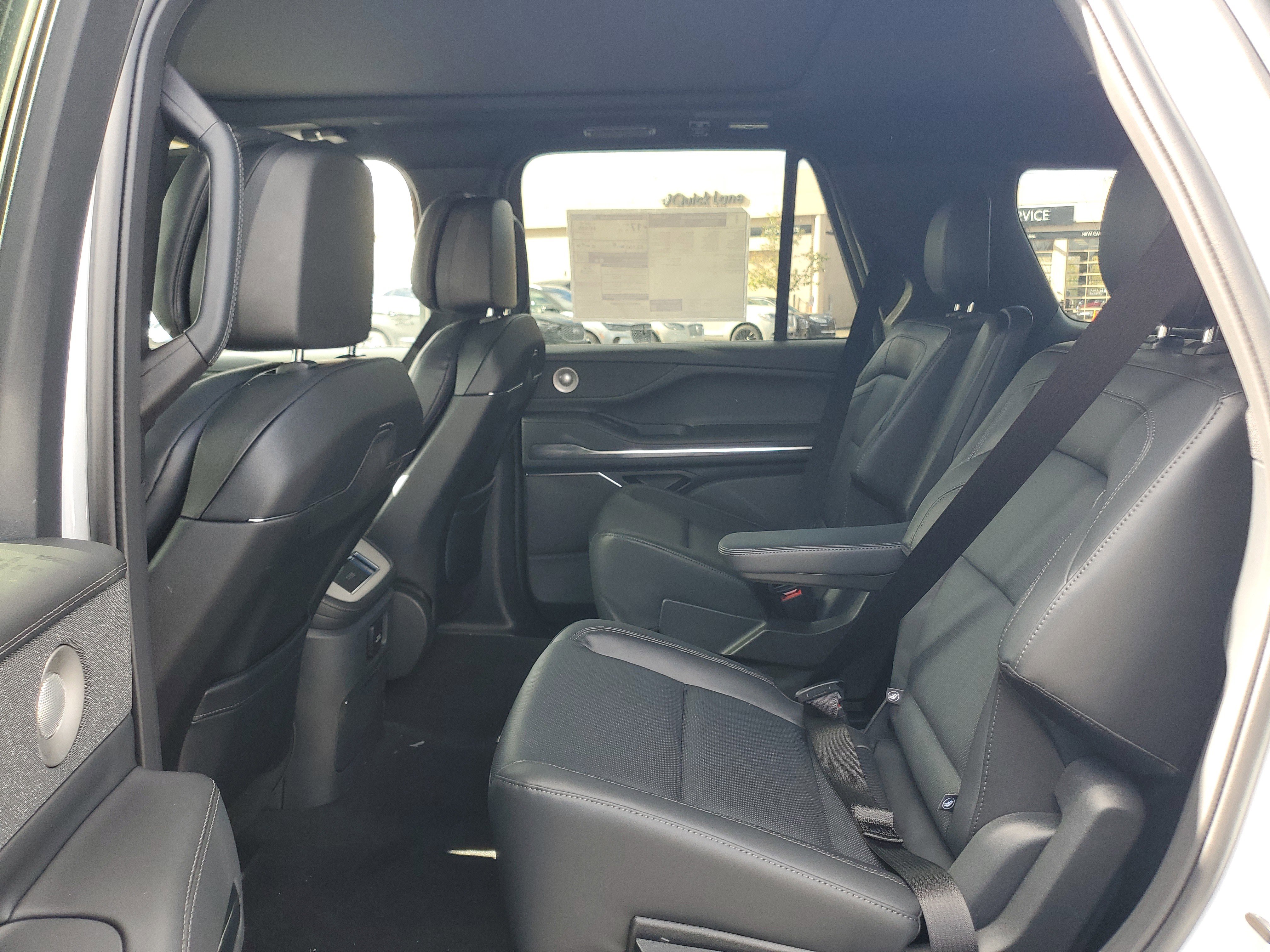 New 2025 Lincoln Navigator Reserve w/ Jet Appearance Package image 27