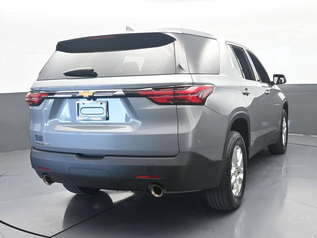 Used 2023 Chevrolet Traverse LS FWD image 5