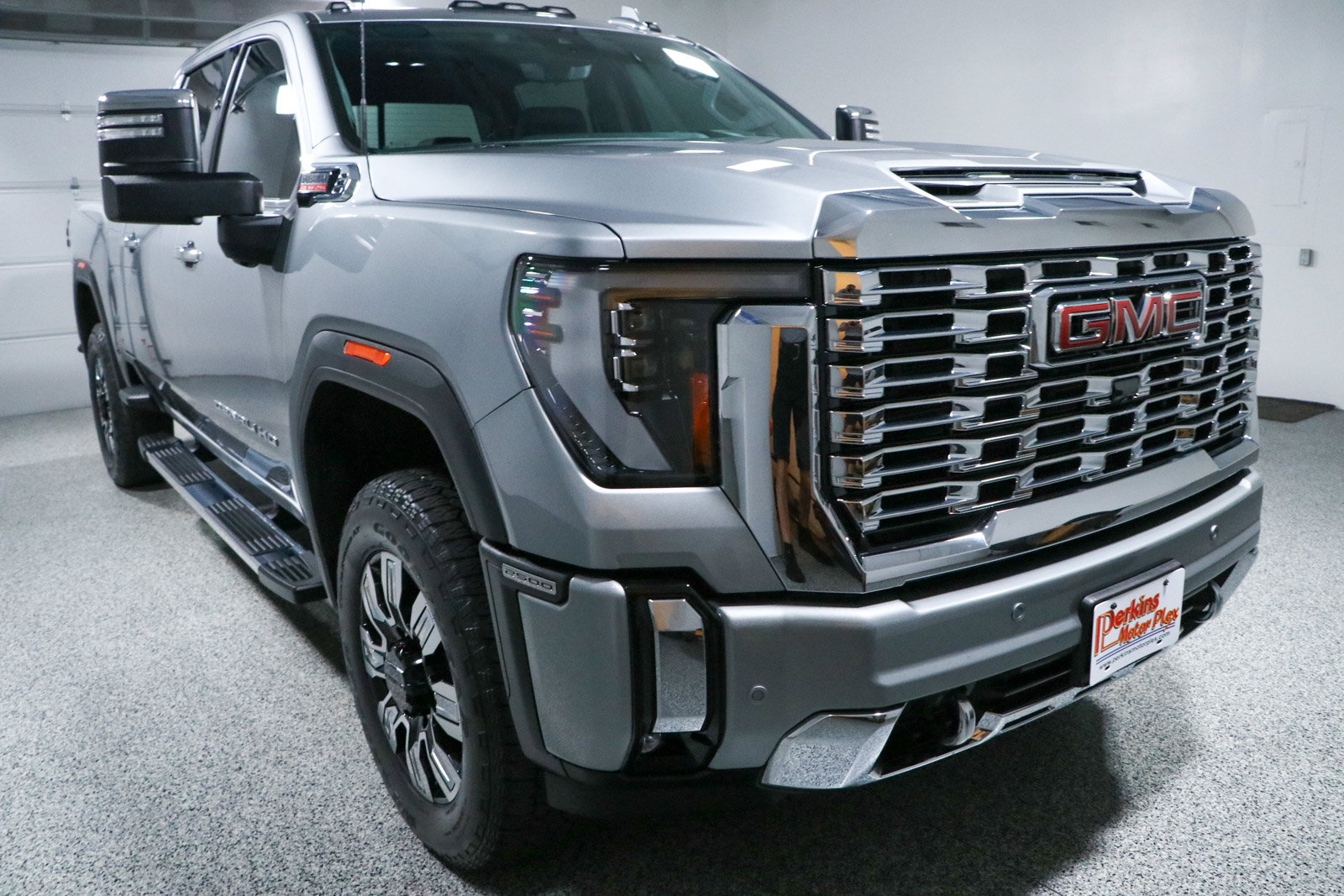 Used 2024 GMC Sierra 2500 Denali w/ Denali Reserve Package AWD/4WD image 5