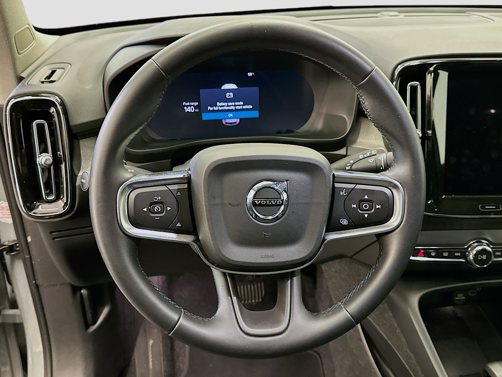 Used 2025 Volvo XC40 B5 Core image 18