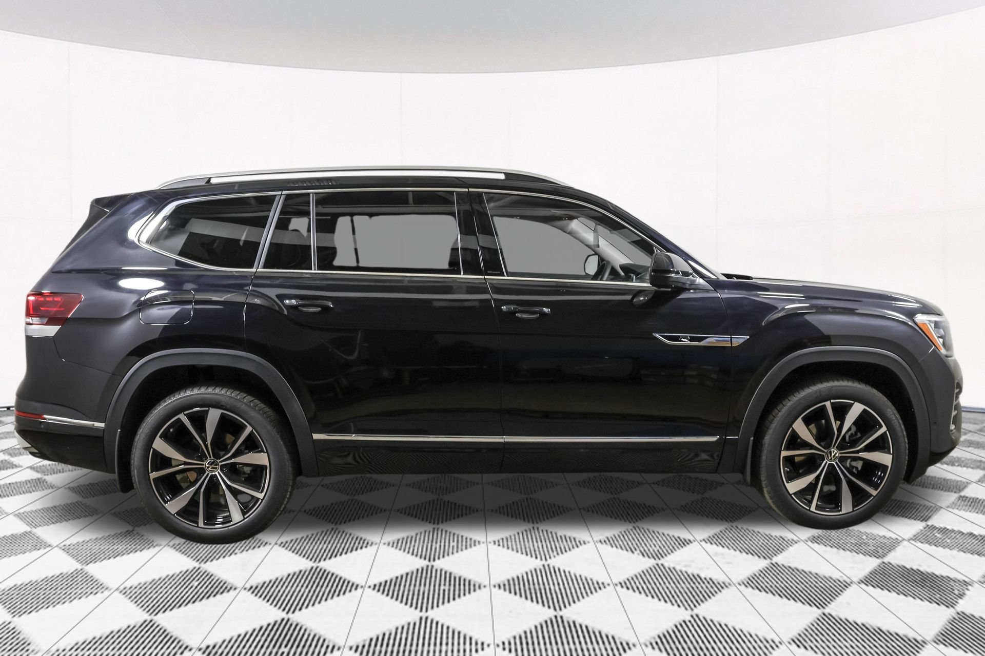 New 2026 Volkswagen Atlas SEL Premium R-Line AWD/4WD image 11