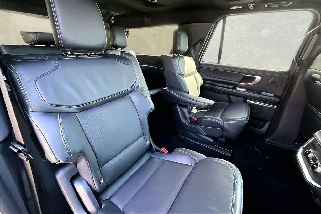 New 2026 Ford Expedition Max Platinum w/ Stealth Performance Package image 9