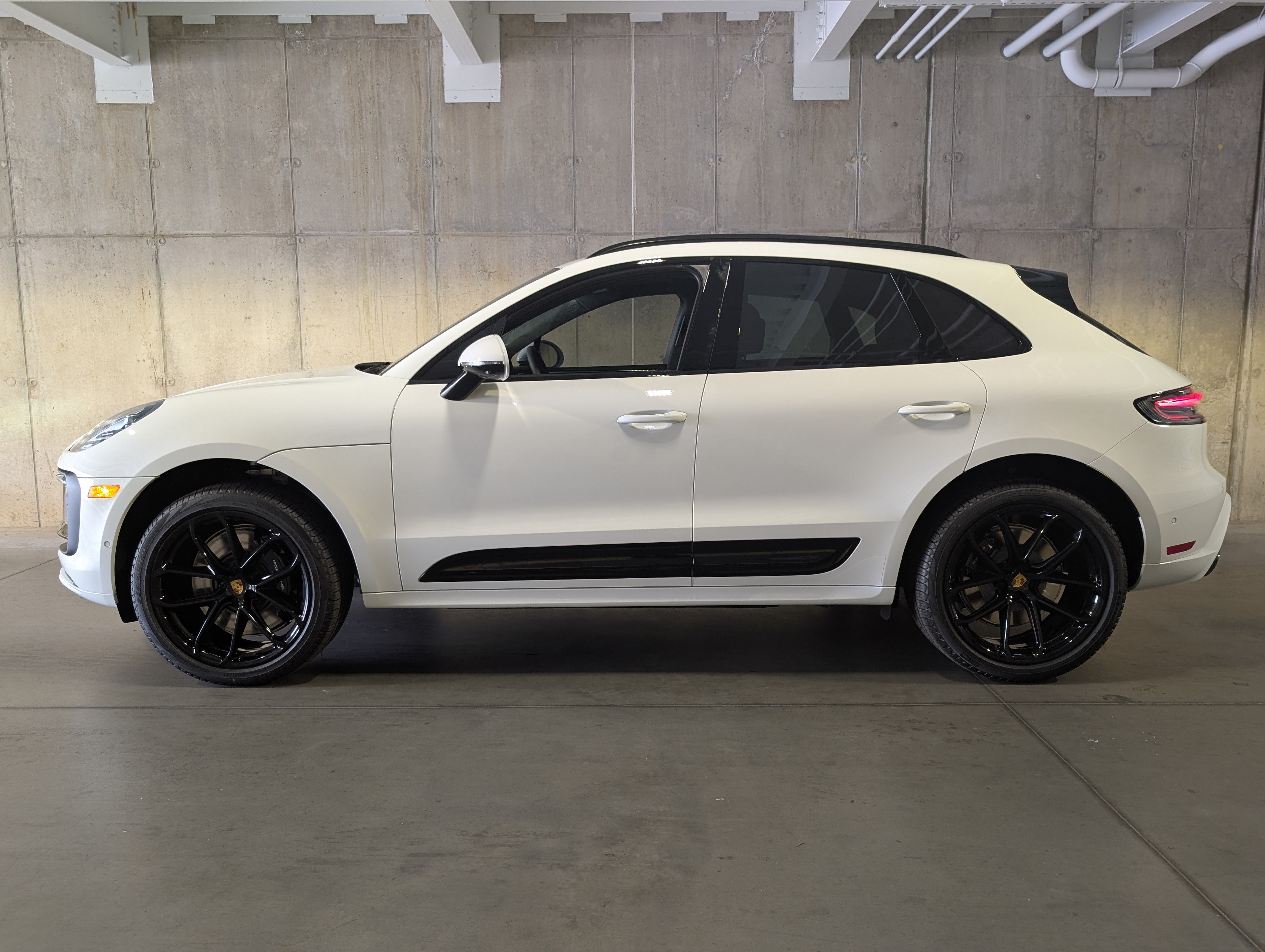 New 2026 Porsche Macan GTS AWD/4WD image 2