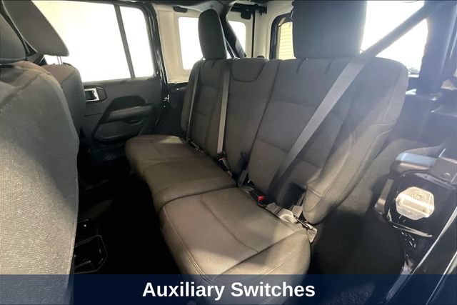 Used 2023 Jeep Wrangler Unlimited Sahara w/ Cold Weather Group AWD/4WD image 30