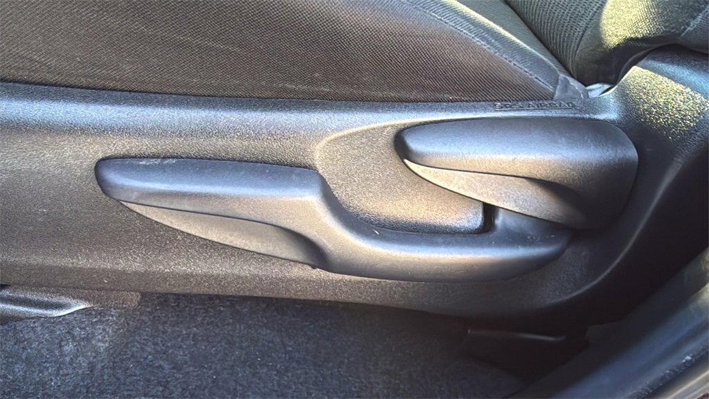 Used 2018 Toyota RAV4 LE image 13