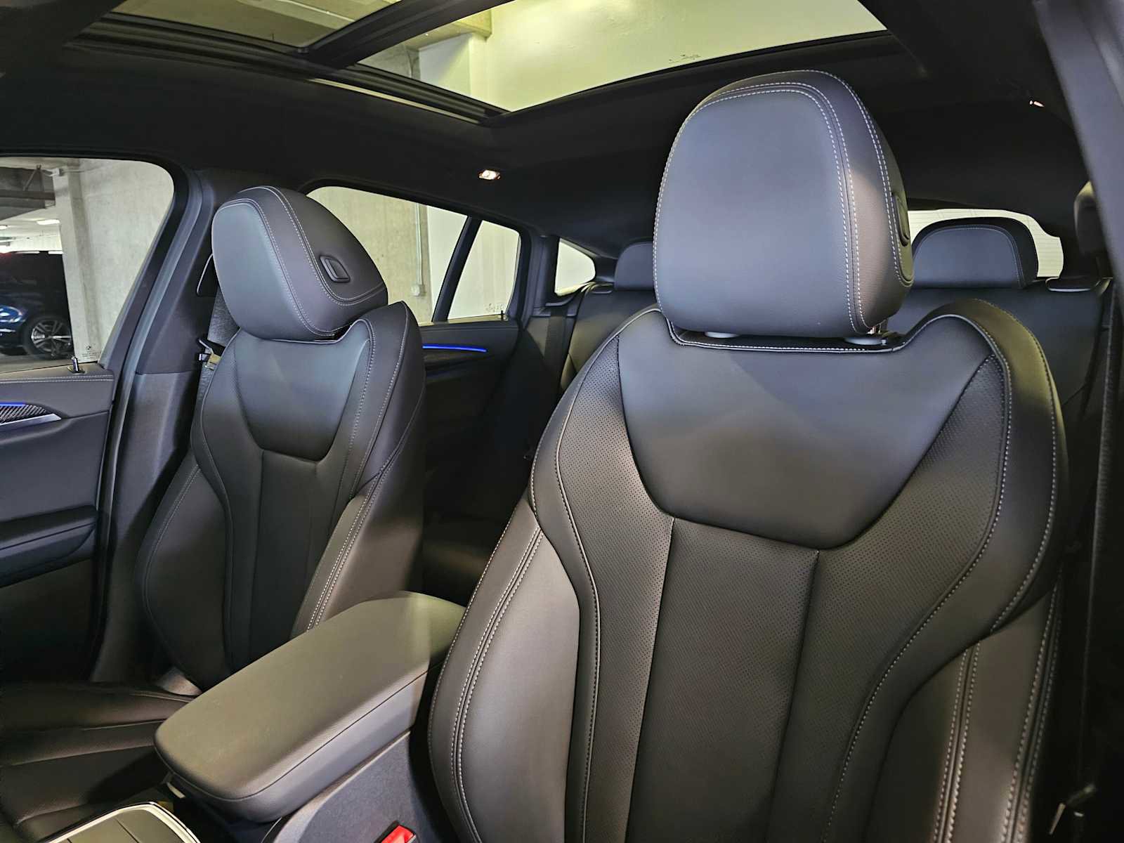 Used 2023 BMW X4 M40i w/ Premium Package image 31