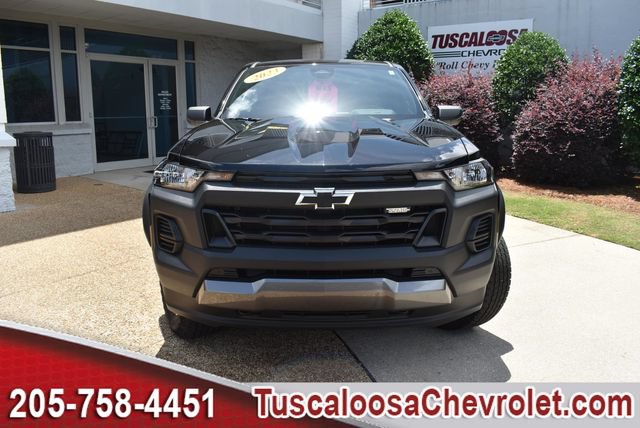 Used 2023 Chevrolet Colorado Trail Boss w/ Advanced Trailering Package AWD/4WD image 4