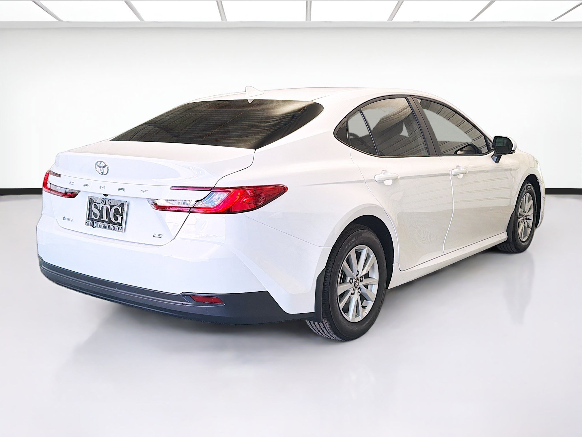 Used 2026 Toyota Camry LE w/ Convenience Package image 4