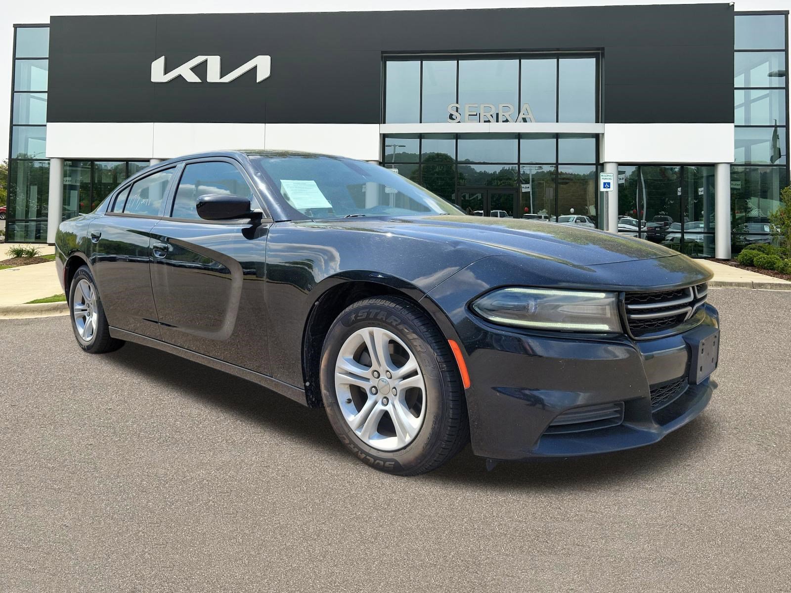 Used 2016 Dodge Charger SE RWD image 1