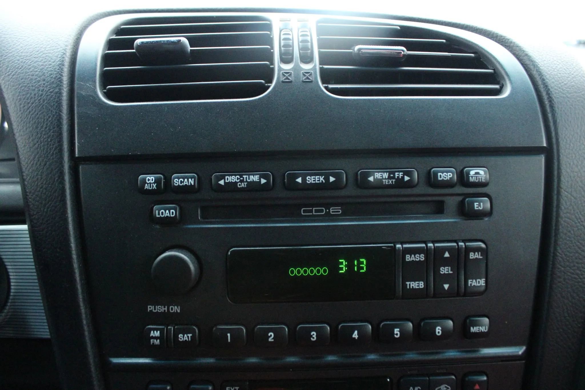 Used 2004 Ford Thunderbird image 25