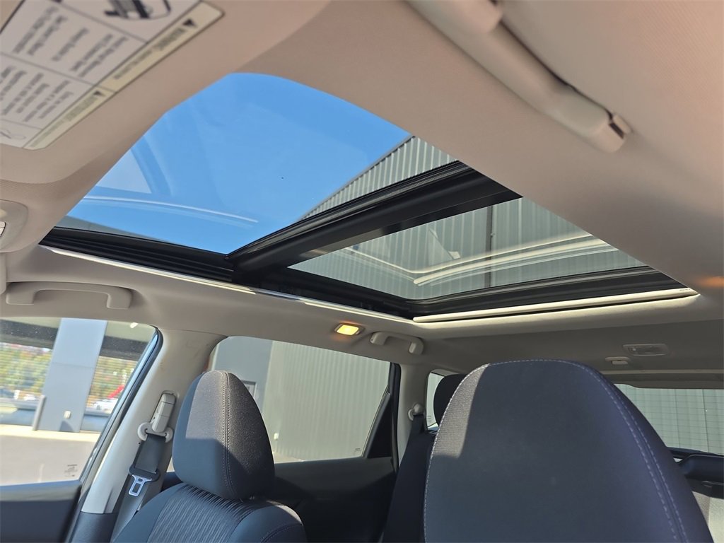 Used 2019 Nissan Rogue SV image 22