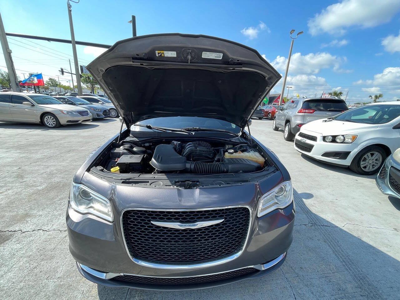 Used 2016 Chrysler 300 Limited RWD image 14