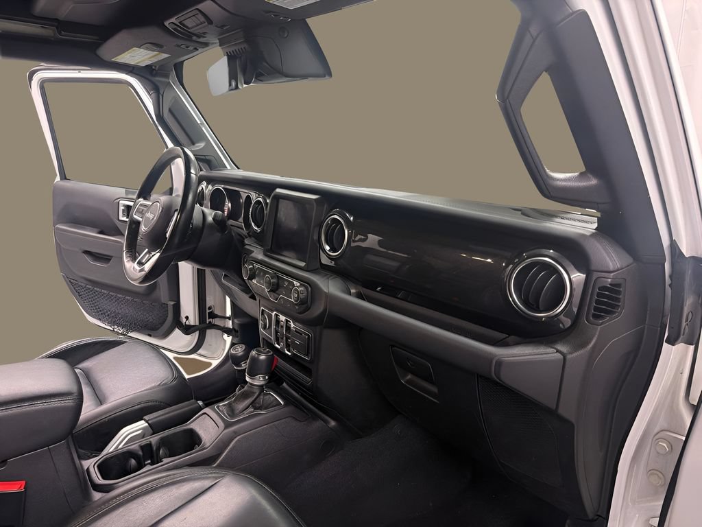 Used 2020 Jeep Wrangler Unlimited Sahara AWD/4WD image 21