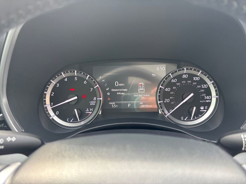 Used 2022 Toyota Highlander XLE AWD/4WD image 16