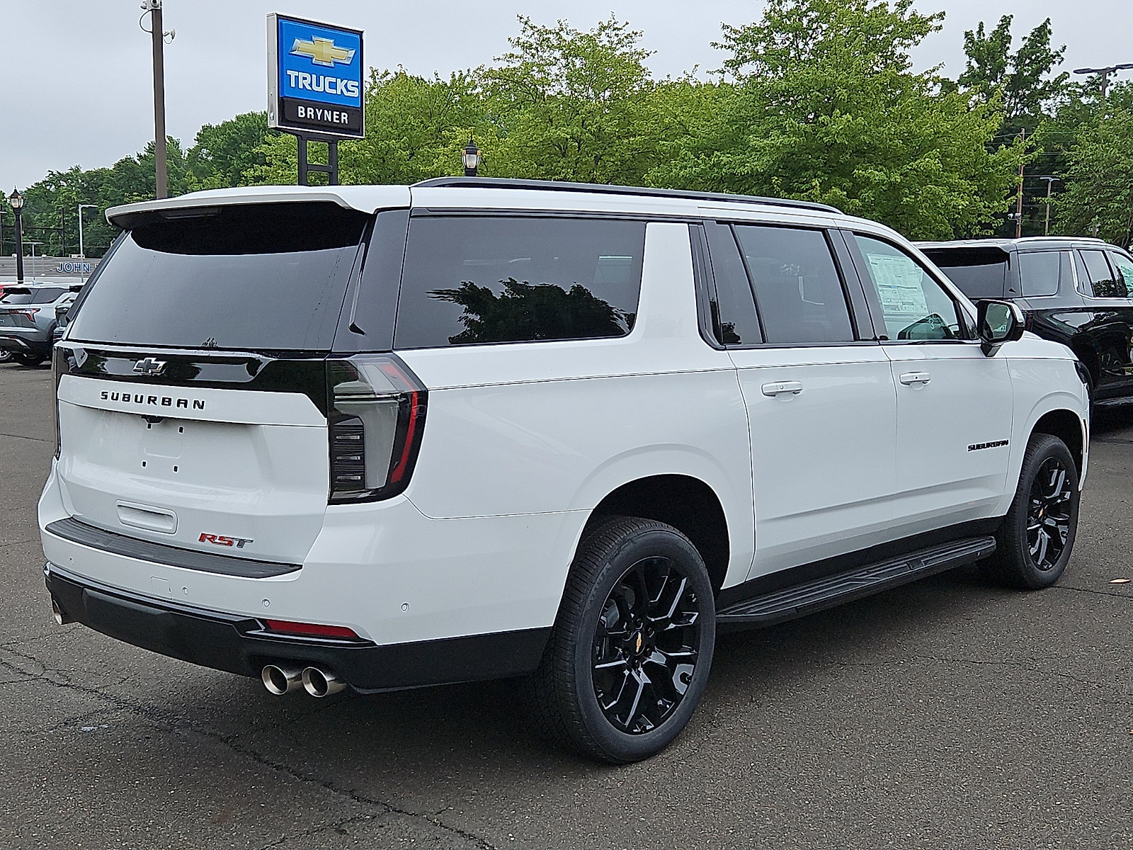 New 2026 Chevrolet Suburban RST w/ Comfort Package AWD/4WD image 4