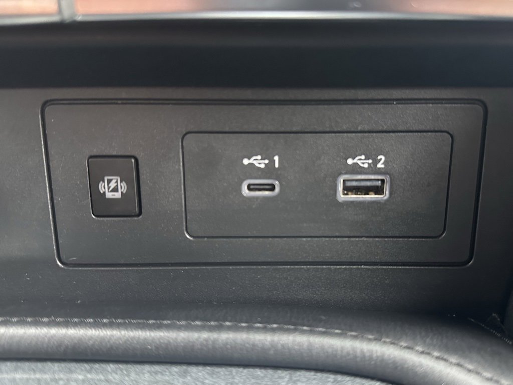 Used 2024 Nissan Armada SV image 32