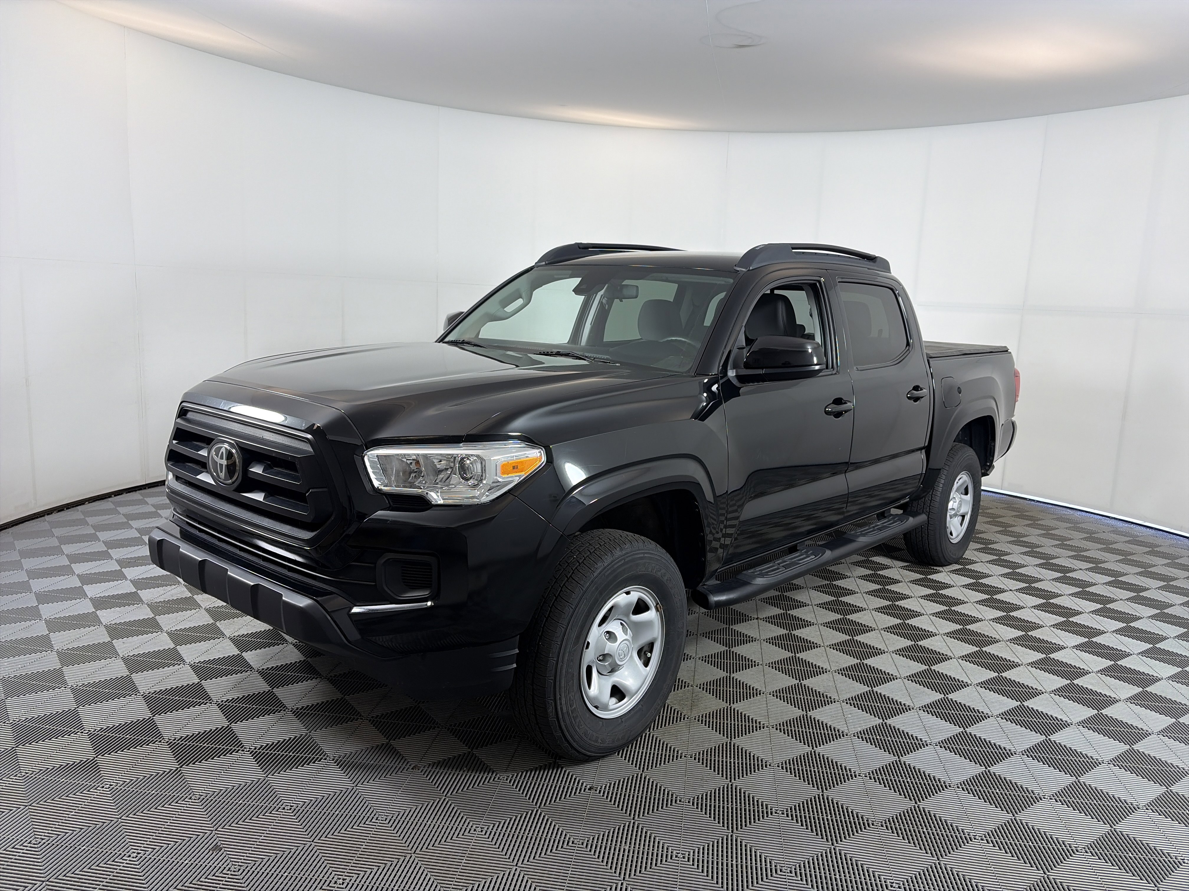 Used 2023 Toyota Tacoma SR AWD/4WD image 2