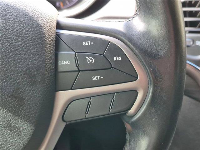 Used 2021 Jeep Grand Cherokee Laredo AWD/4WD image 12