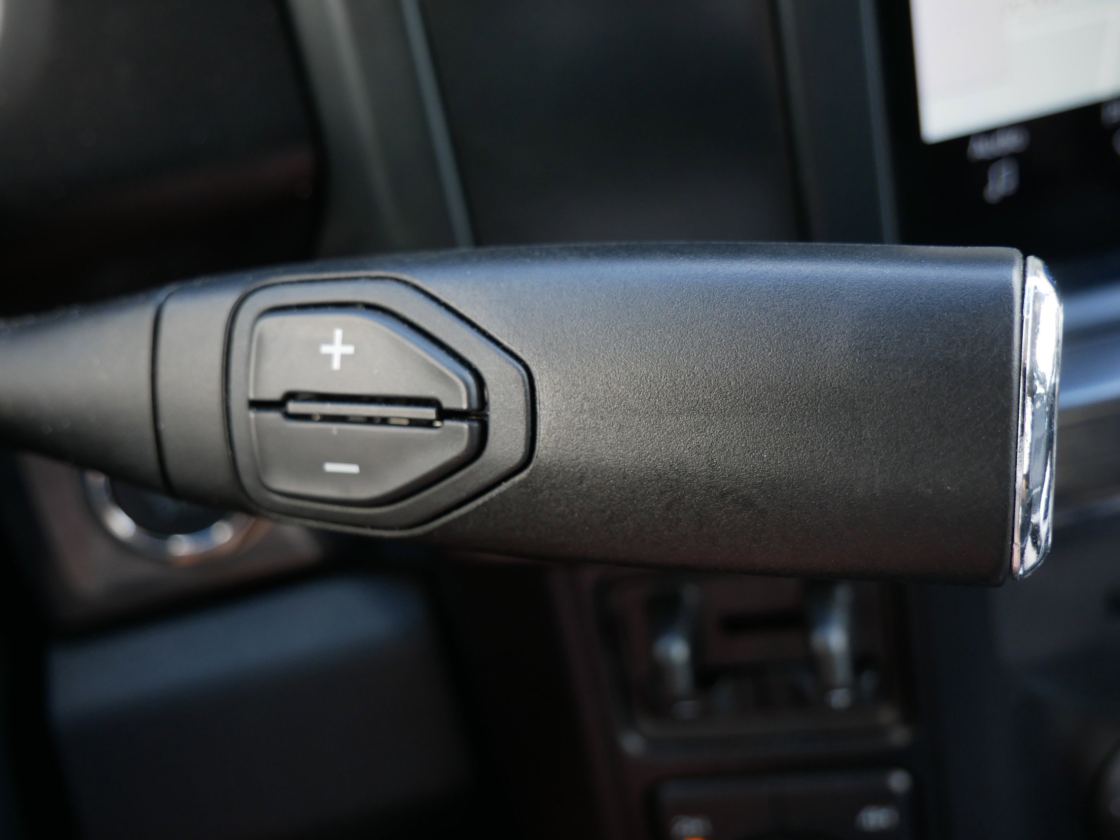 Used 2025 Ford F350 Lariat w/ FX4 Off-Road Package image 16