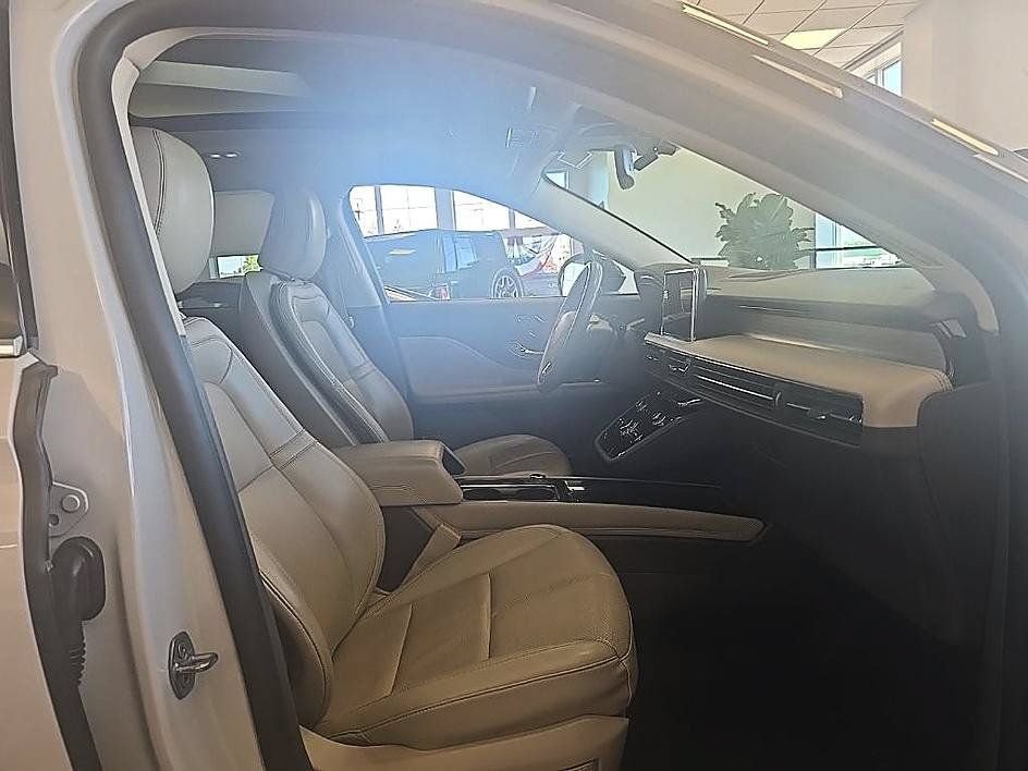 Used 2022 Lincoln Corsair AWD w/ Premium Package image 42