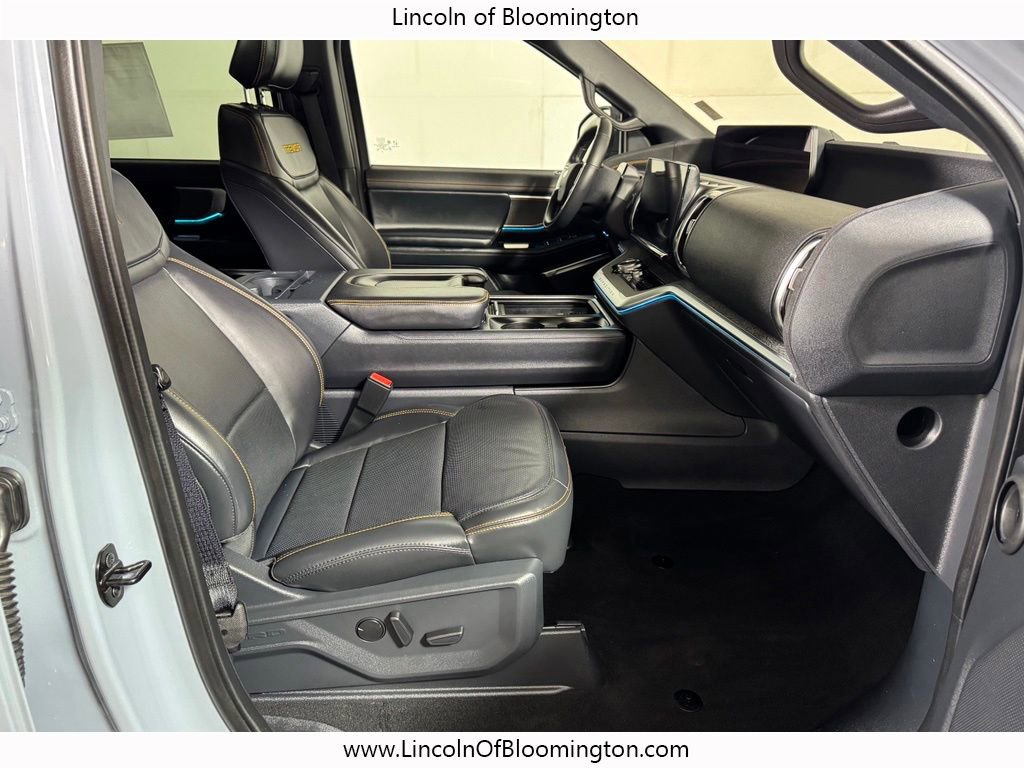 Used 2025 Ford Expedition Tremor AWD/4WD image 13