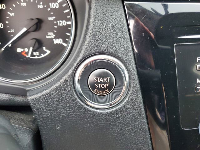 Used 2017 Nissan Rogue SV image 24