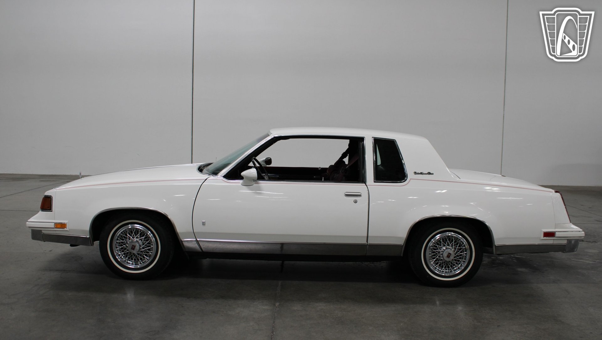 Used 1988 Oldsmobile Cutlass Supreme Classic Brougham RWD image 12