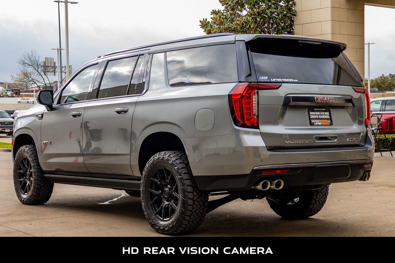 Used 2023 GMC Yukon XL AT4 image 7