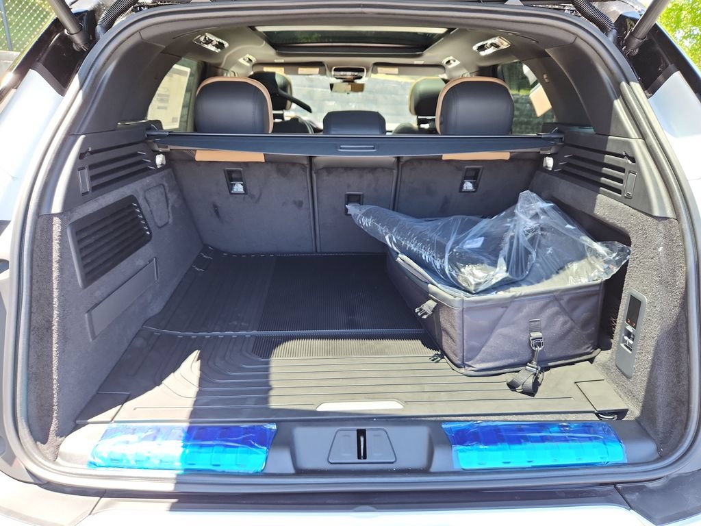 New 2026 Land Rover Range Rover Sport Dynamic SE AWD/4WD image 13