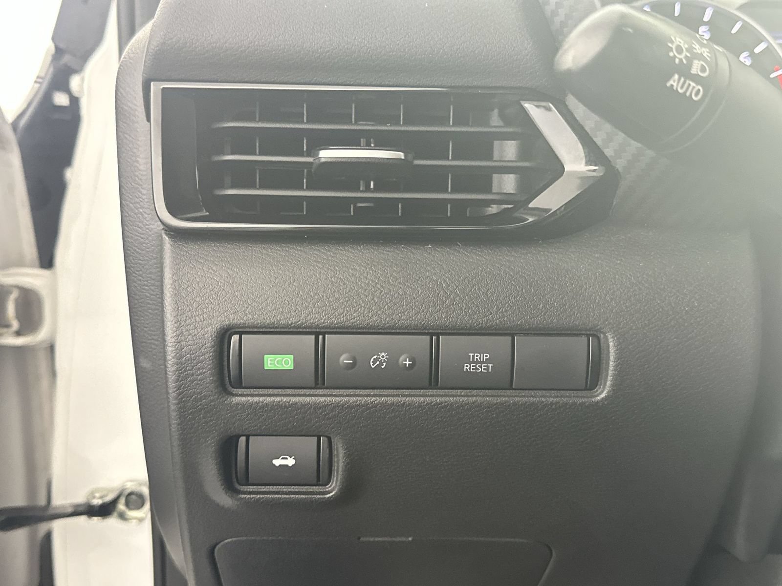 Certified 2024 Nissan Sentra SV FWD image 18
