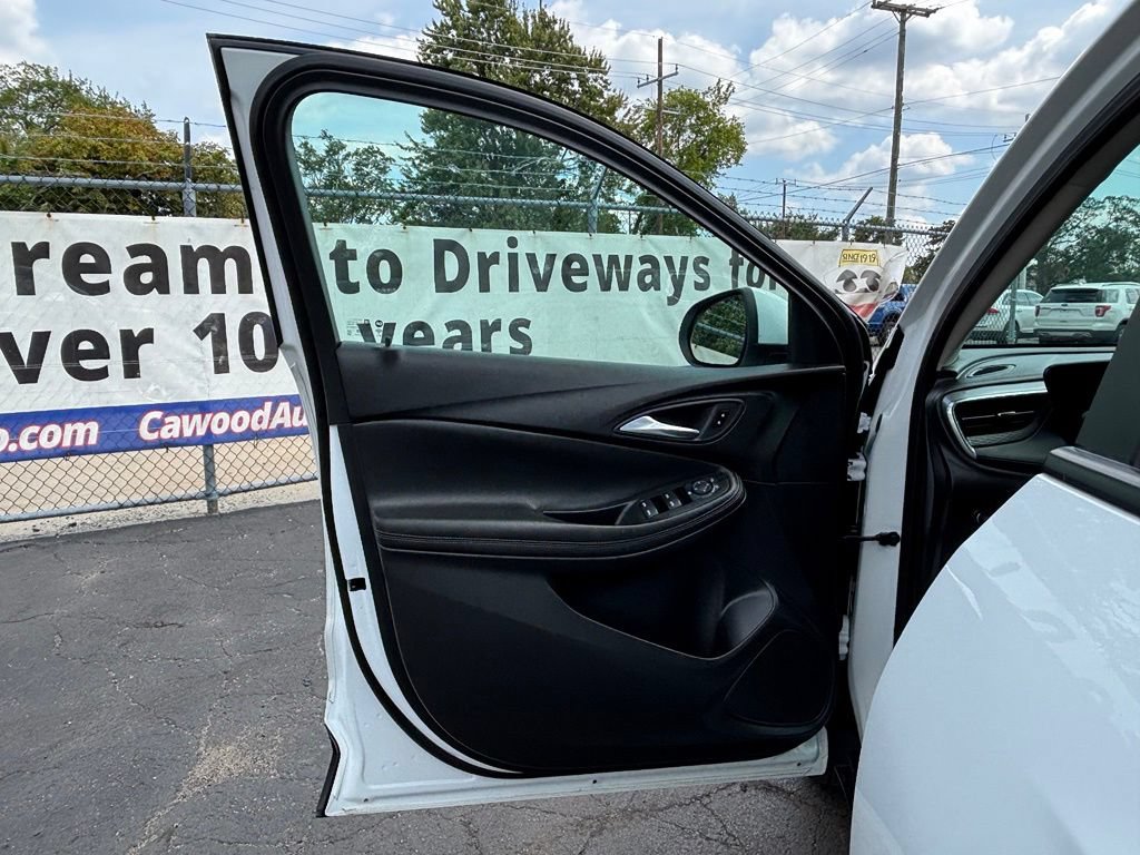 Used 2024 Buick Encore GX Preferred FWD image 12