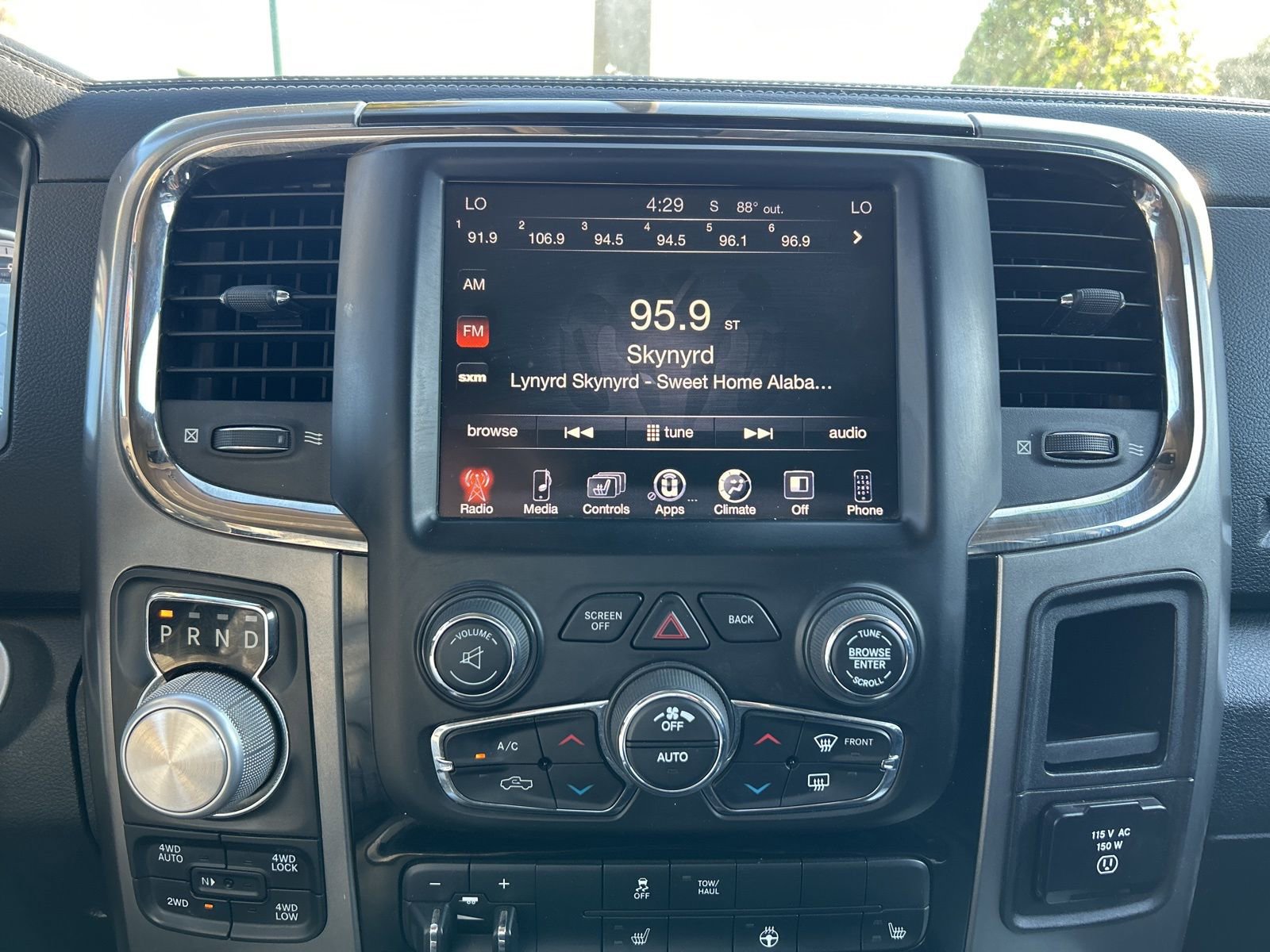 Used 2017 RAM 1500 Sport image 18