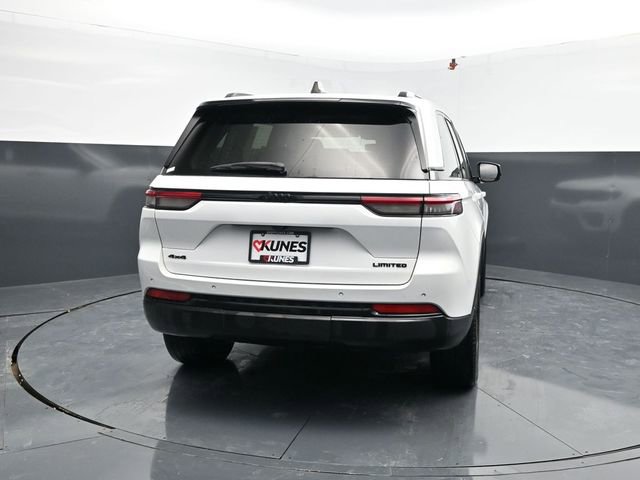 Used 2023 Jeep Grand Cherokee Limited w/ Black Appearance Package image 8