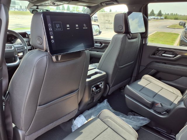 New 2026 GMC Yukon Elevation w/ Elevation Premium Package AWD/4WD image 15