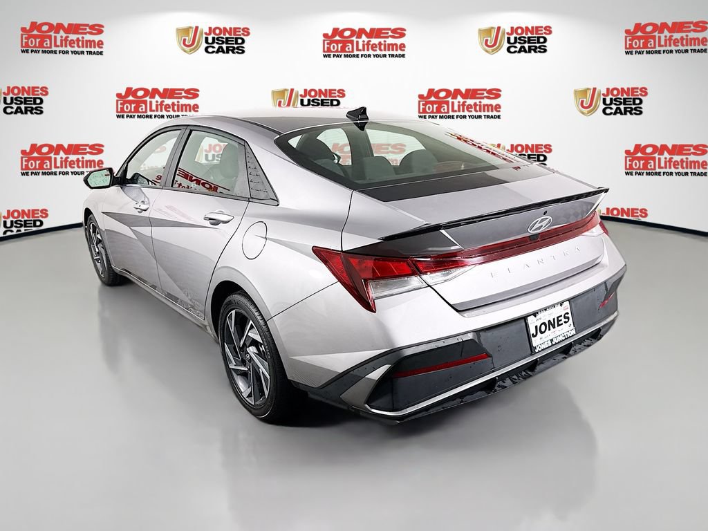 Certified 2025 Hyundai Elantra Sport FWD image 2
