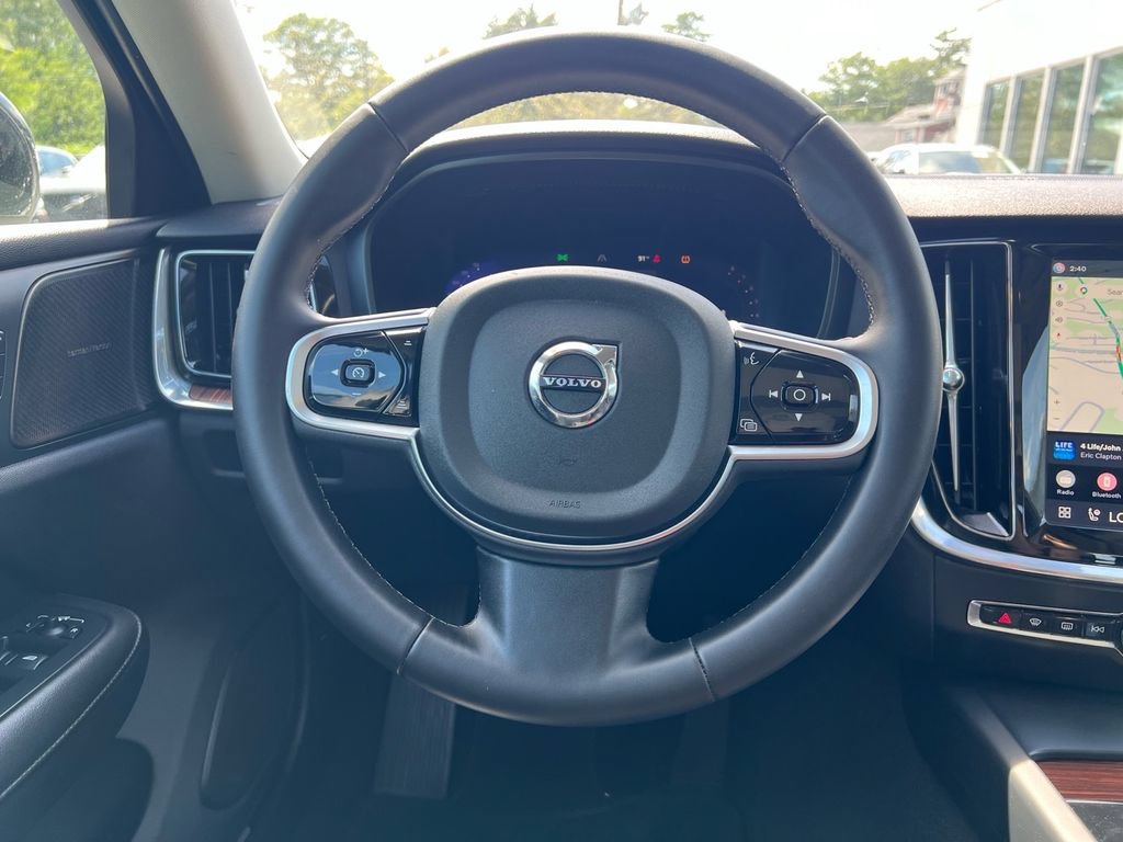 Certified 2025 Volvo S60 B5 Plus AWD/4WD image 24