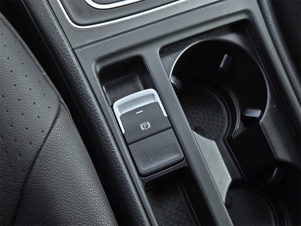 Used 2016 Volkswagen e-Golf SEL Premium w/ Driver Assistance Package image 20