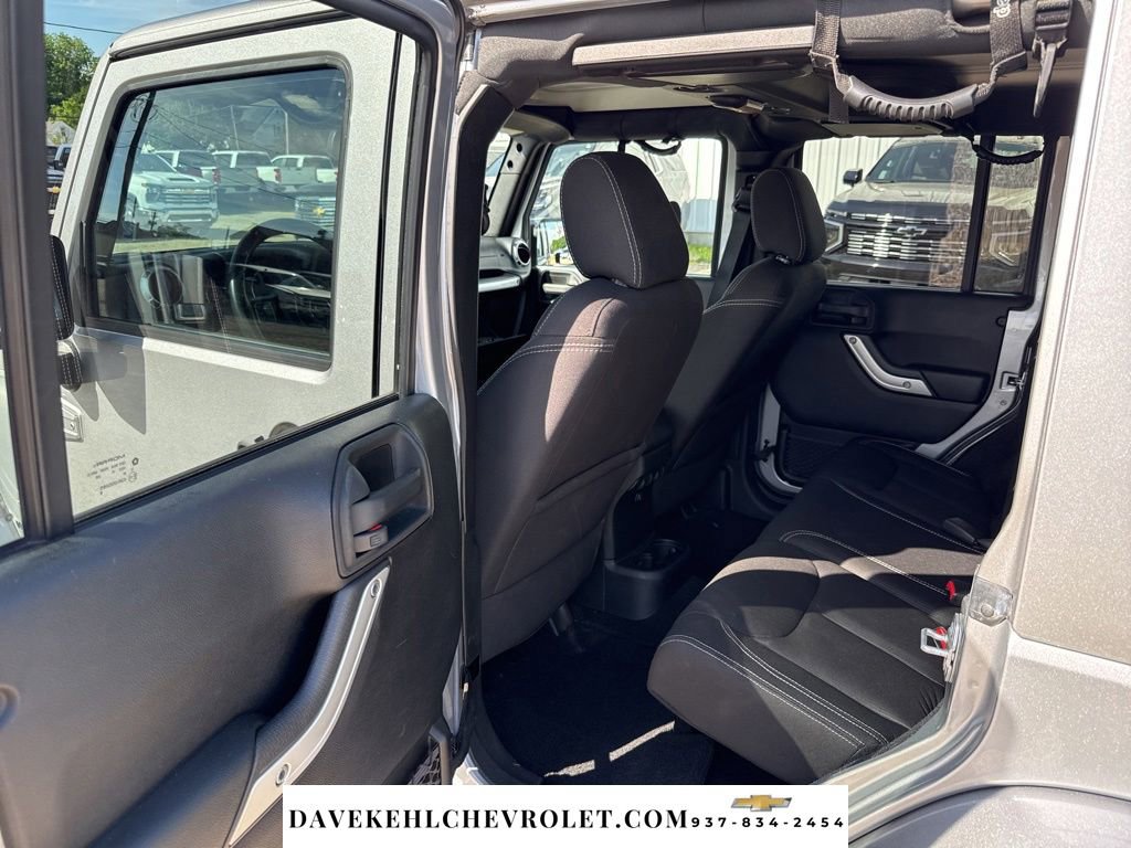Used 2015 Jeep Wrangler Unlimited Sahara AWD/4WD image 18