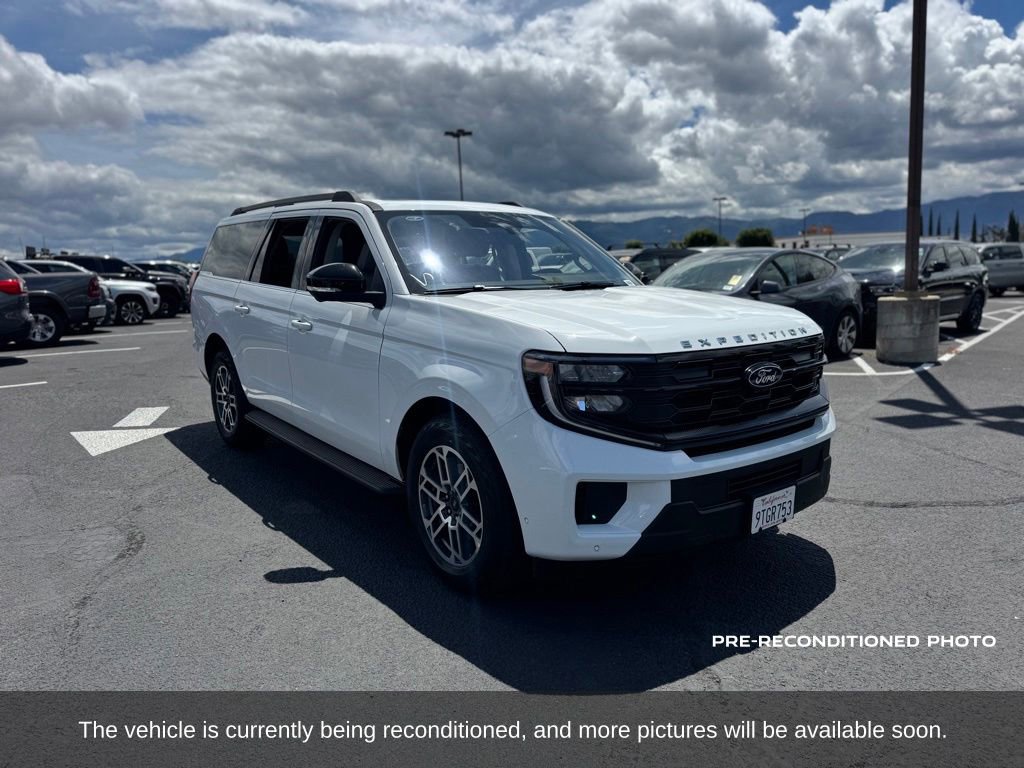 Used 2025 Ford Expedition Max Active AWD/4WD image 8