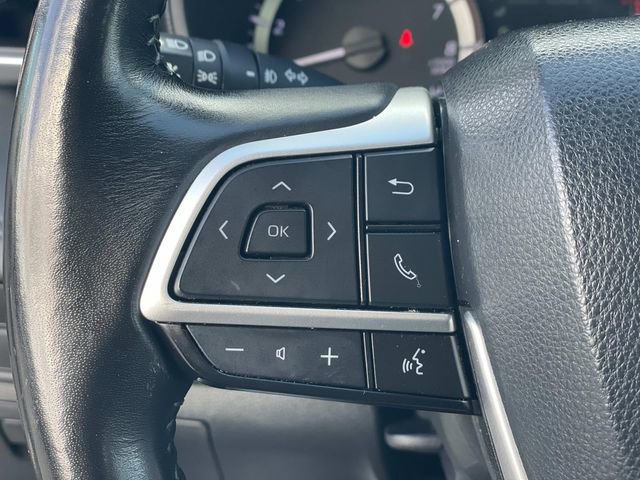 Used 2023 Toyota Highlander LE image 9