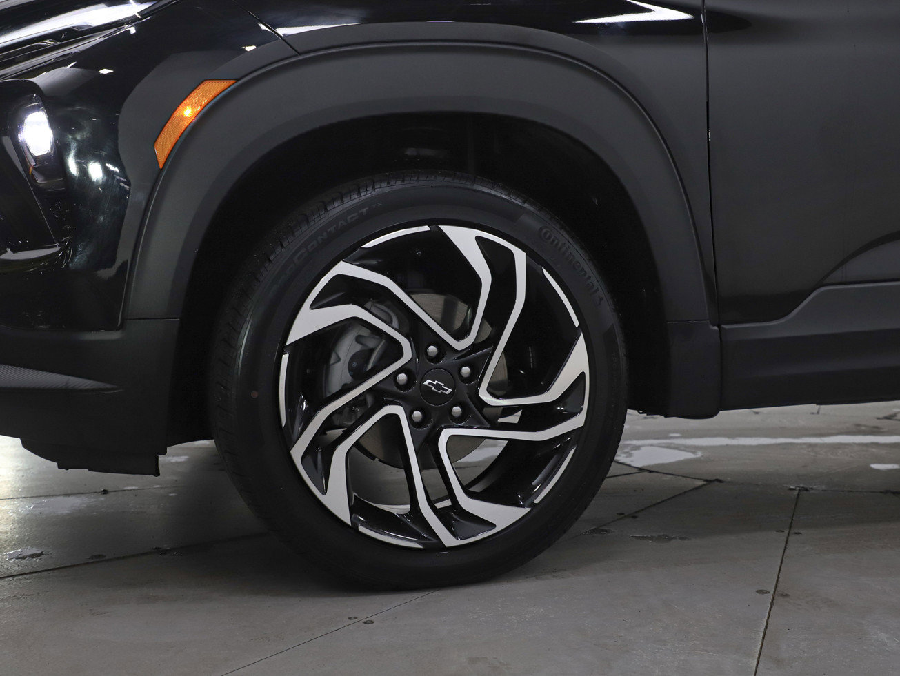 Used 2024 Chevrolet TrailBlazer RS w/ Driver Confidence Package image 28