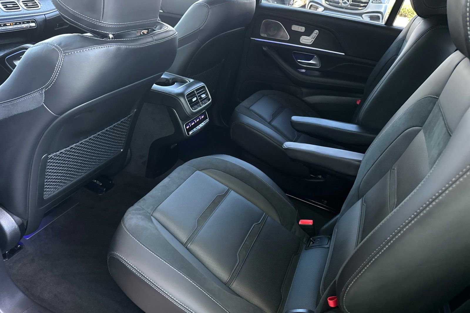 New 2026 Mercedes-Benz GLS 63 AMG 4MATIC image 9